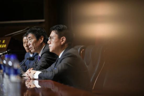 ”前瞻NBA常规赛前瞻：休斯顿火箭VS印第安纳步行者火箭上一场比赛在客场以106-104险胜鹈鹕，球队在经历一波连败之后，近况有所回暖，拿下2连胜，与鹈鹕的比赛中，阿尔佩伦-申京出战38分钟，砍下37分11篮板6助攻1抢断1盖帽，带领球队取胜，贾巴里-史密斯二世也有26分11篮板的两双数据进账，其他球员虽然只有弗雷德-范弗利特上双，但全队10人上场全都有得分进账；本场比赛火箭是主场作战，球队本赛季在主场的战斗力非常强劲，目前主战14场比赛取得12场胜利。